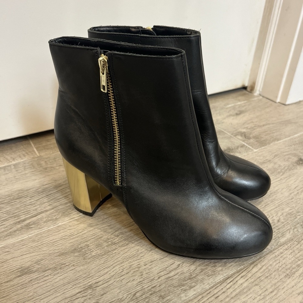 Lord & Taylor Womens Black Gold Heeled Booties Boots Leather Side Zip Size 39